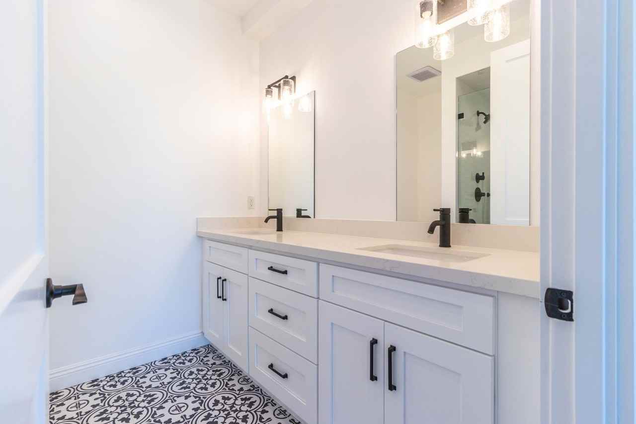 5323 Ben Avenue - Photo 3 of 50