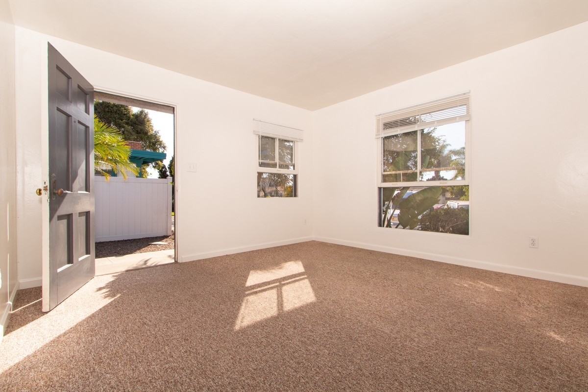 826 Diamond St - Photo 4 of 15