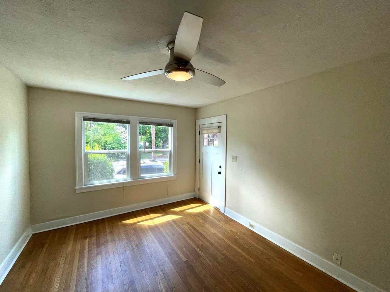 1336 Ne 28th Ave - Photo 2 of 16