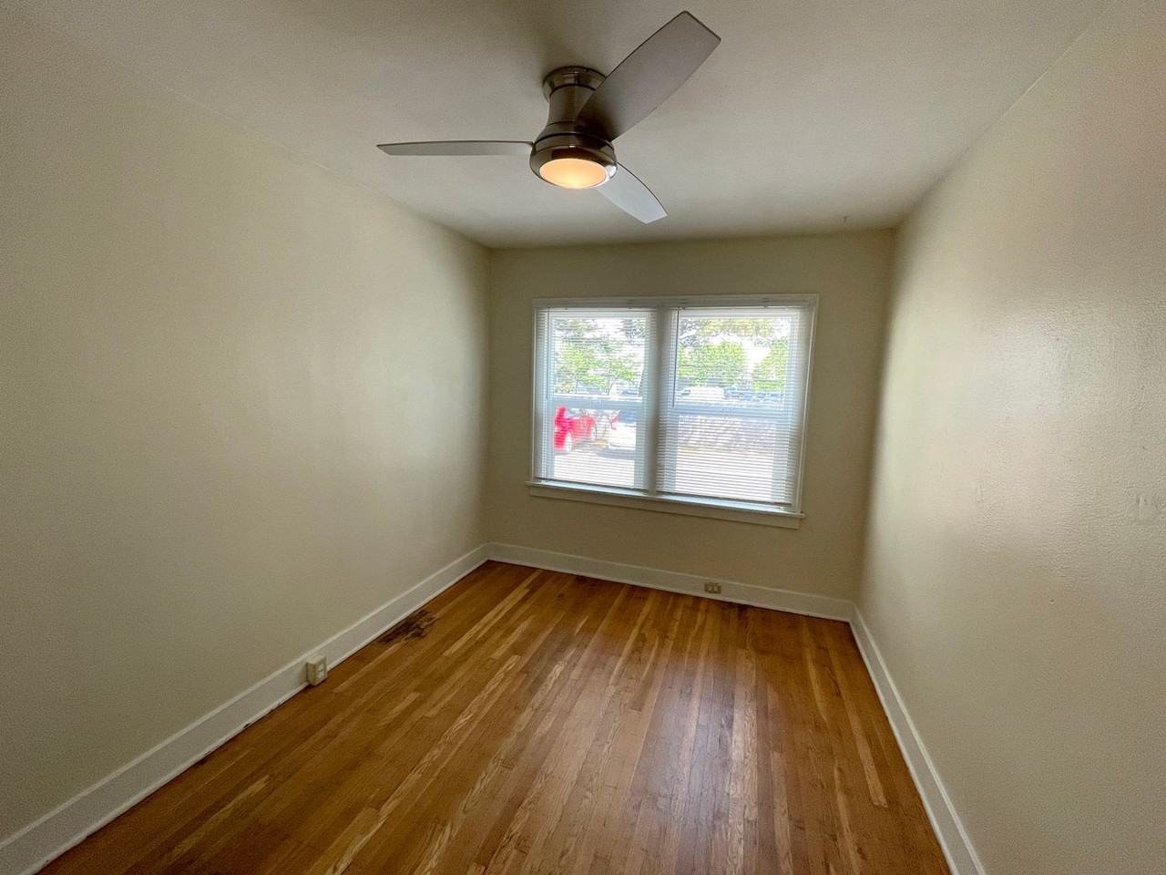 1336 Ne 28th Ave - Photo 4 of 16