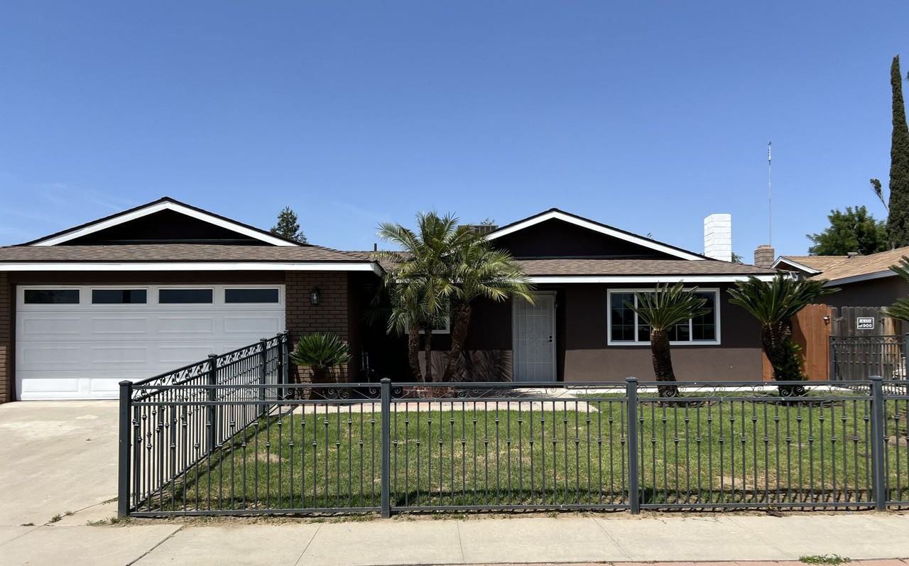 1634 E Levin Ave - Photo 2 of 36