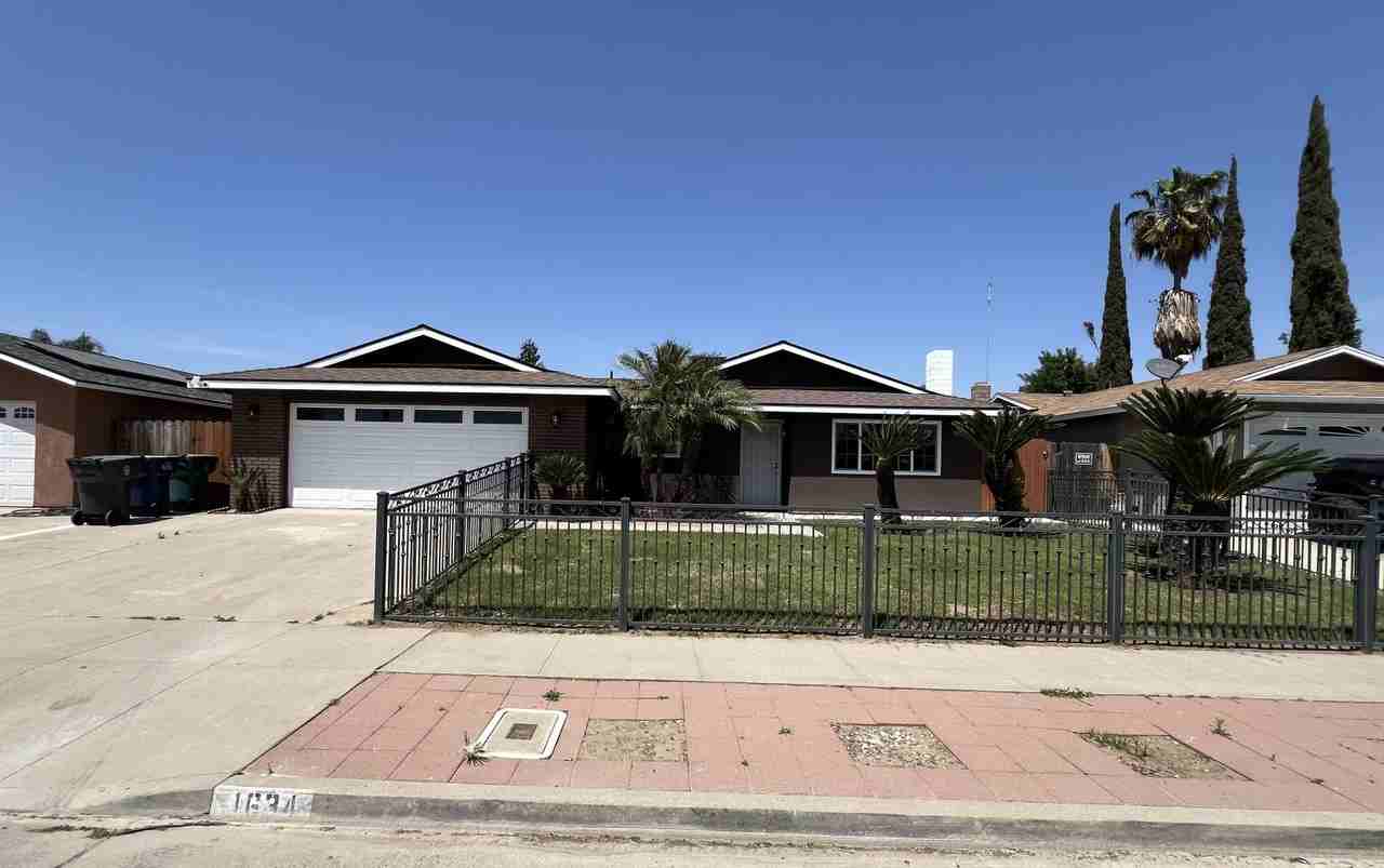 1634 E Levin Ave - Photo 3 of 36