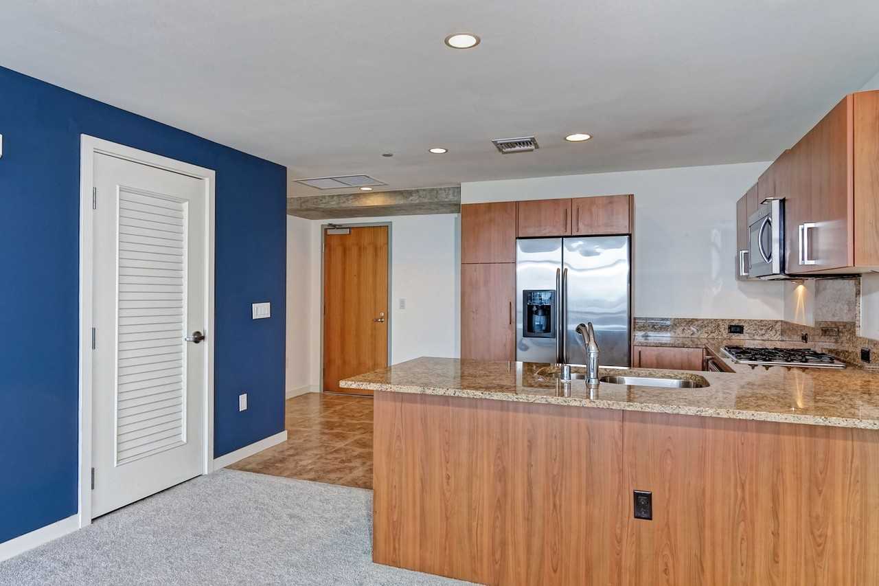 800 The Mark Ln #1807 - Photo 7 of 27