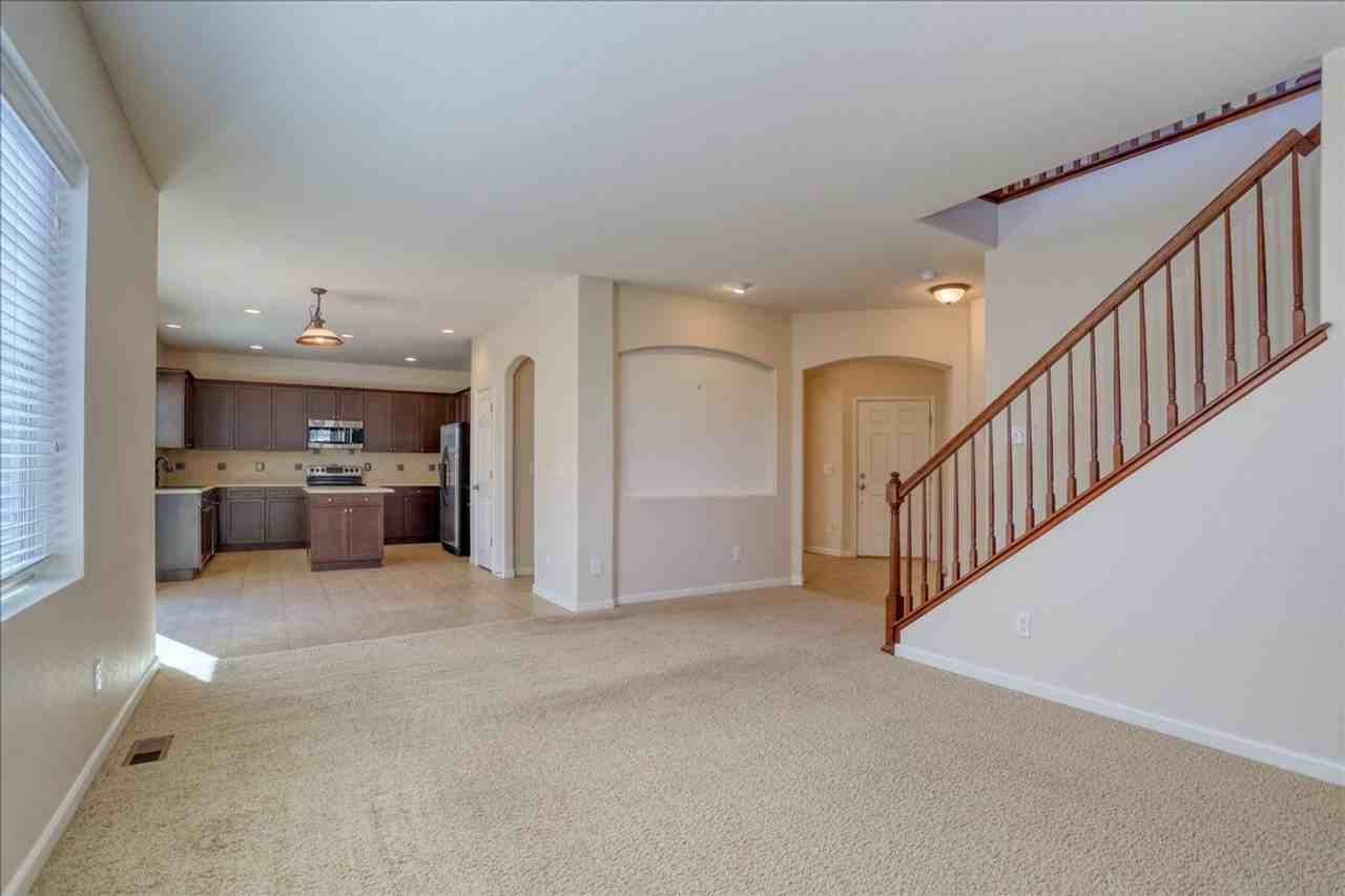 5064 S Shawnee St - Photo 7 of 31