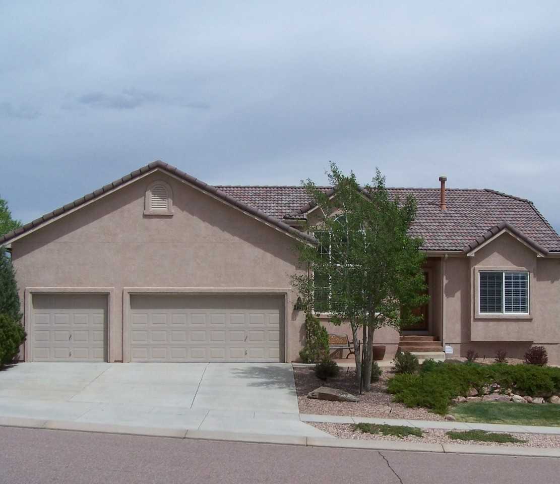 2361 Craycroft Dr - Photo 2 of 50