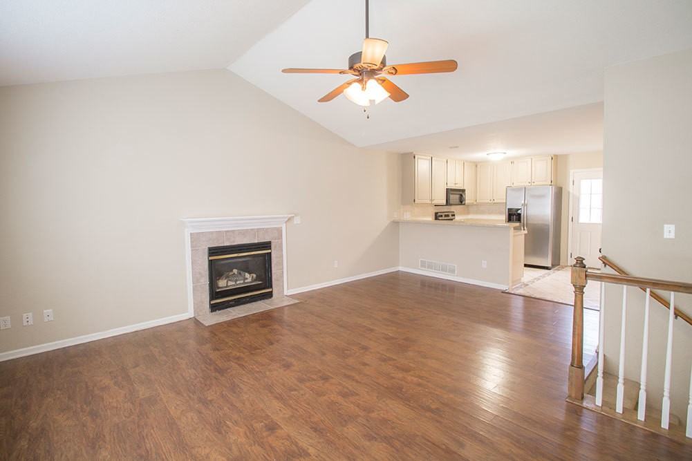 1327 Valley Creek Ln - Photo 3 of 39