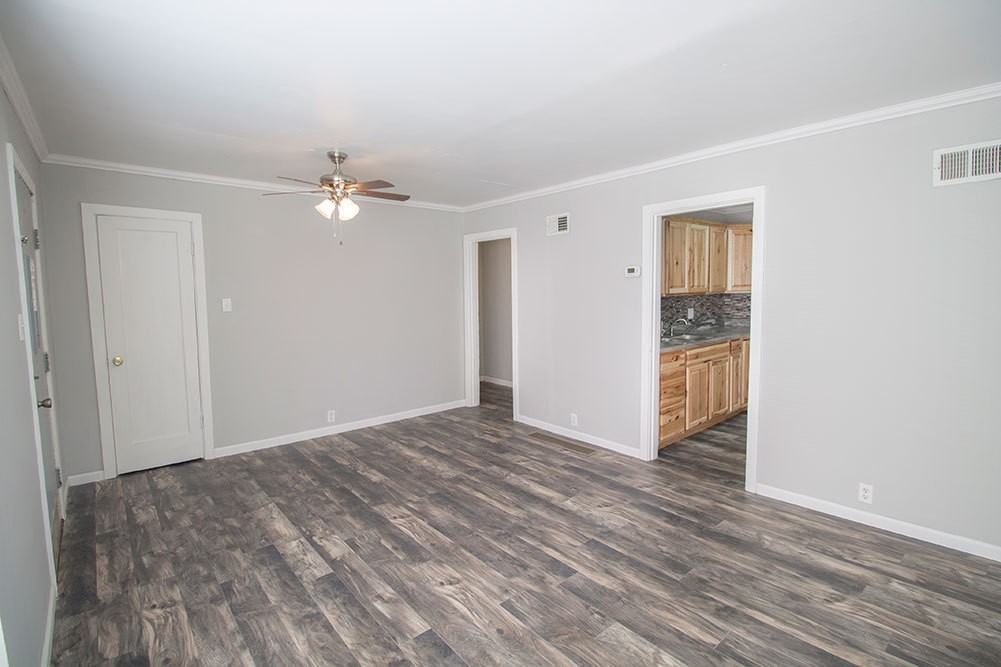301 W Forest Ave - Photo 6 of 39