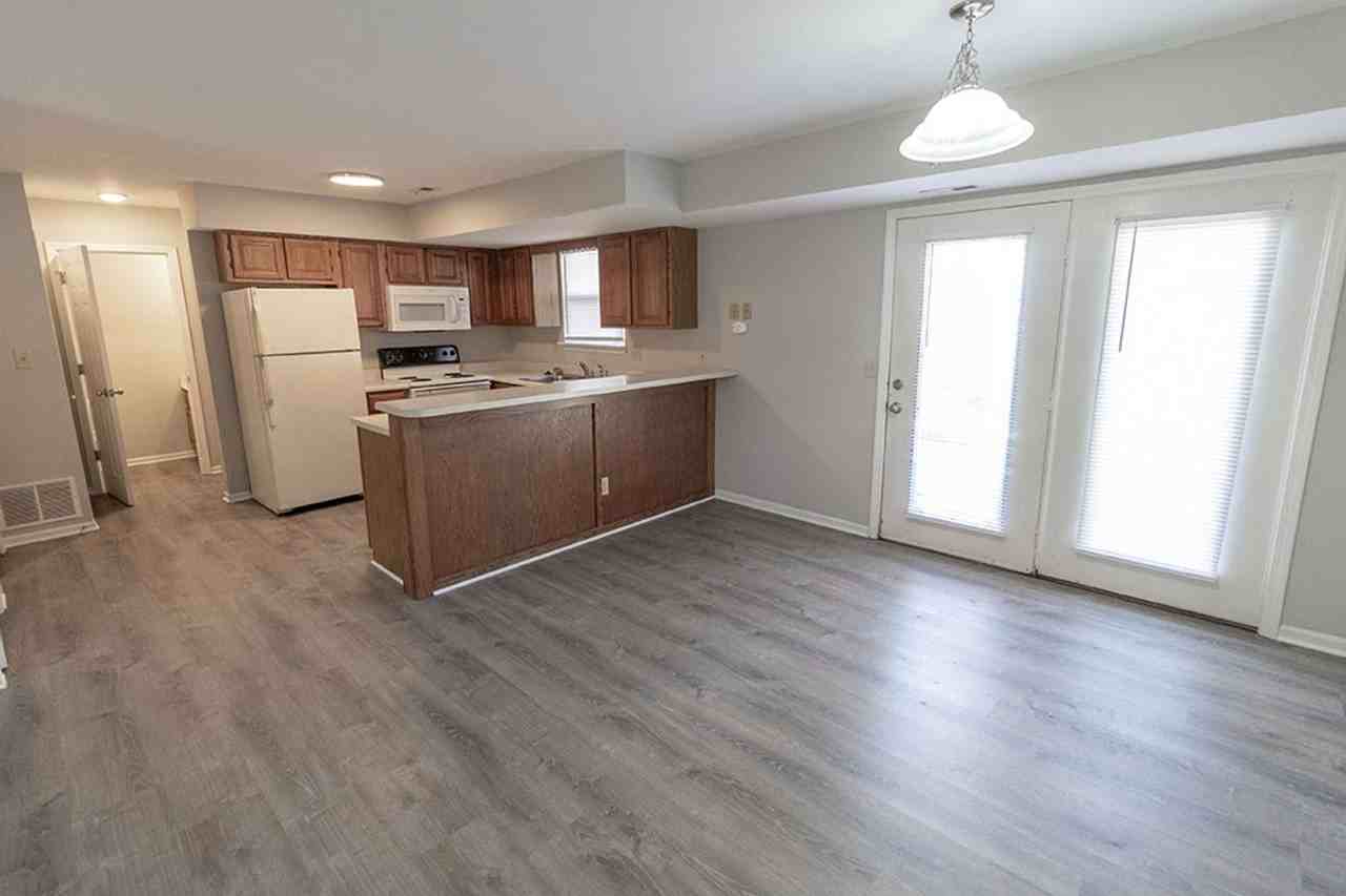 3705 Hermitage Rd - Photo 7 of 32