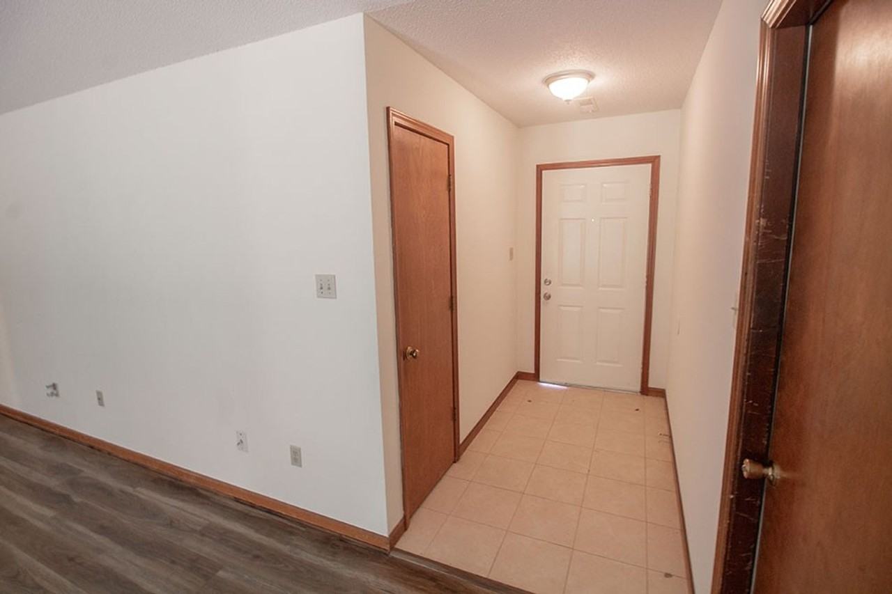 203 W Alhambra Dr - Photo 3 of 35