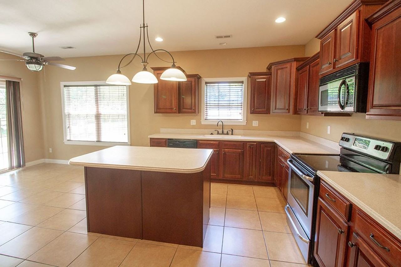 5305 Chamois Dr - Photo 3 of 46