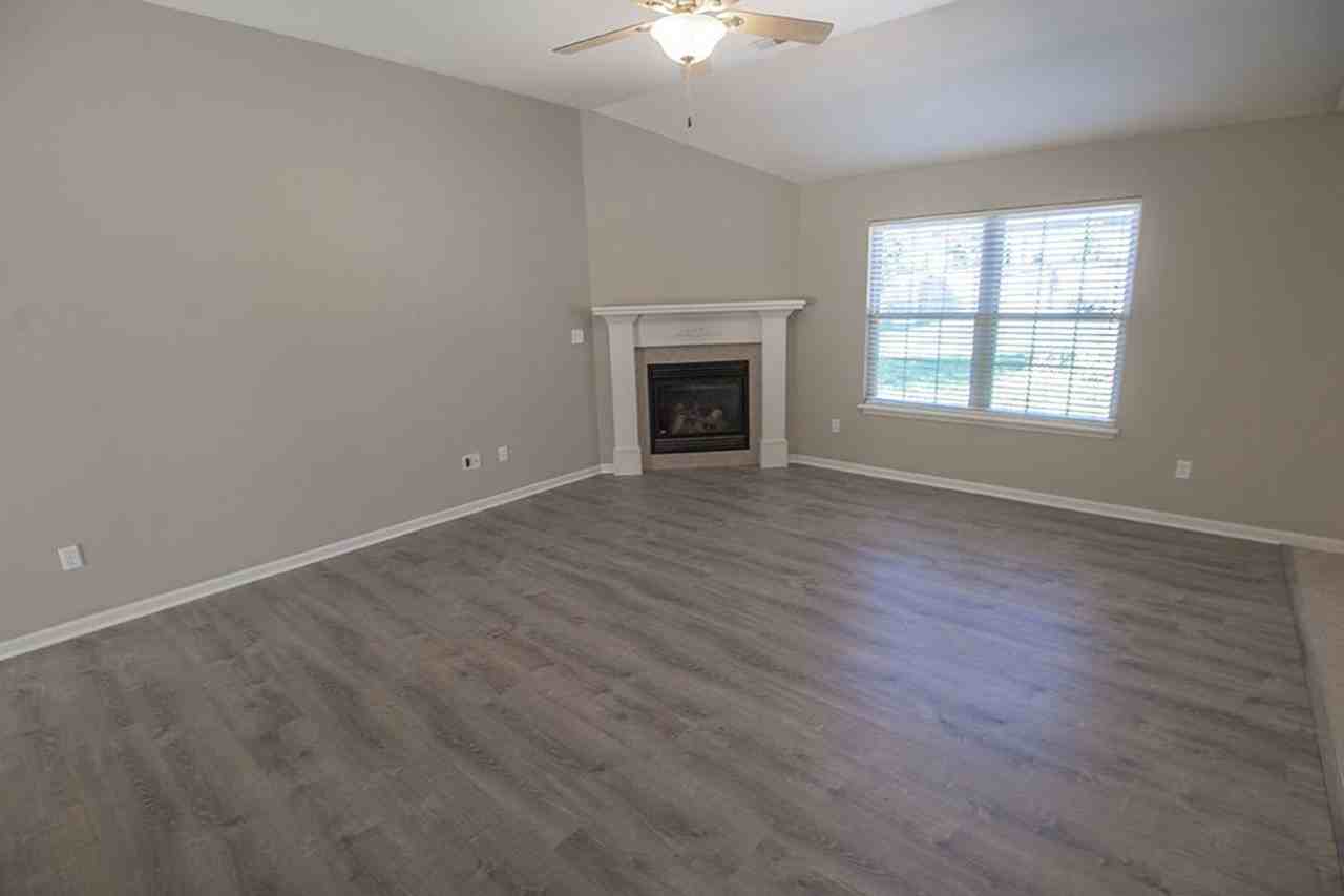 209 Jackal Dr - Photo 5 of 34