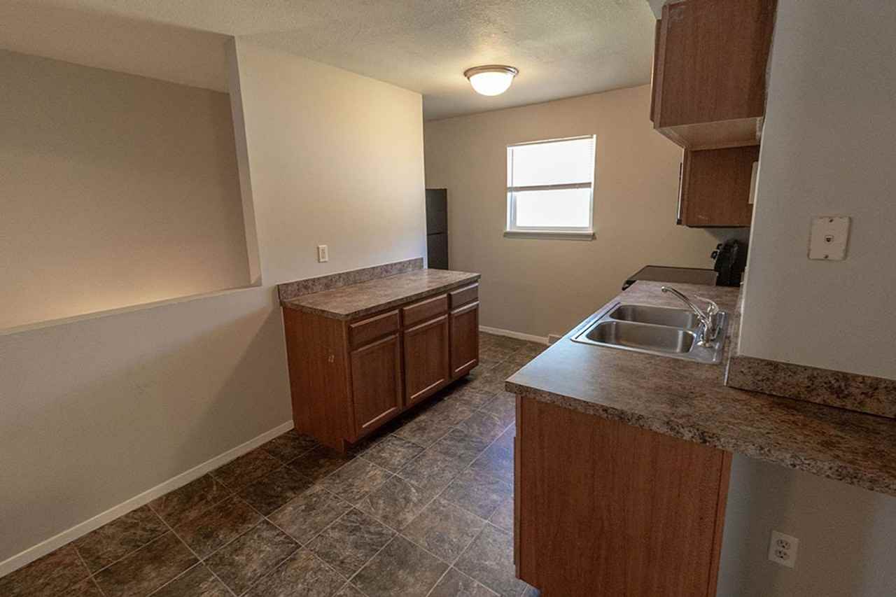 1011 W Ash St - Photo 6 of 34