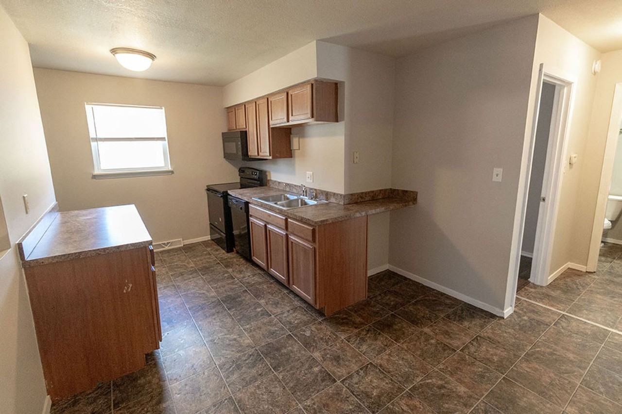 1011 W Ash St - Photo 7 of 34