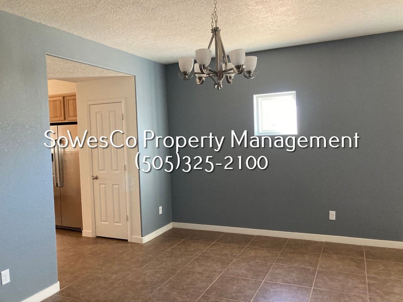 961 Katherine Ave - Photo 5 of 17