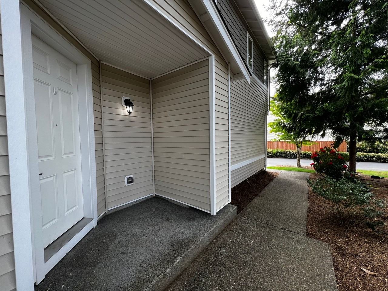 2579 Evans Ct - Photo 2 of 22