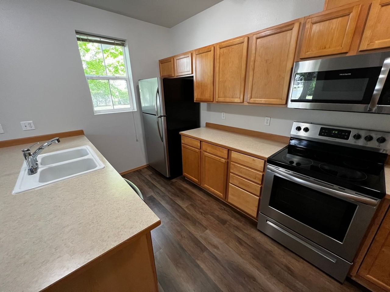 2579 Evans Ct - Photo 6 of 22