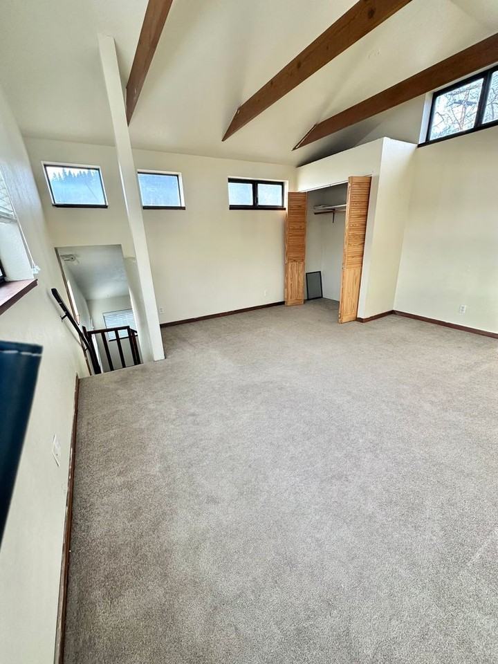 315 Maple Street - Photo 4 of 9