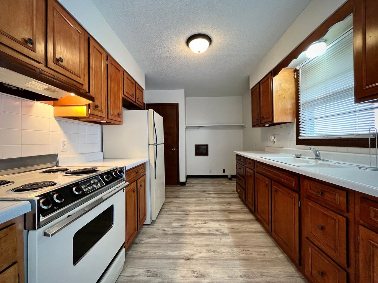 Aurora Duplex - Photo 3 of 12