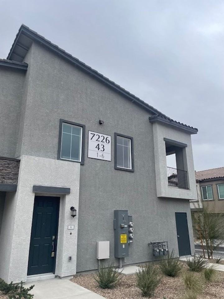 7226 N Decatur Blvd #6 - Photo 3 of 35