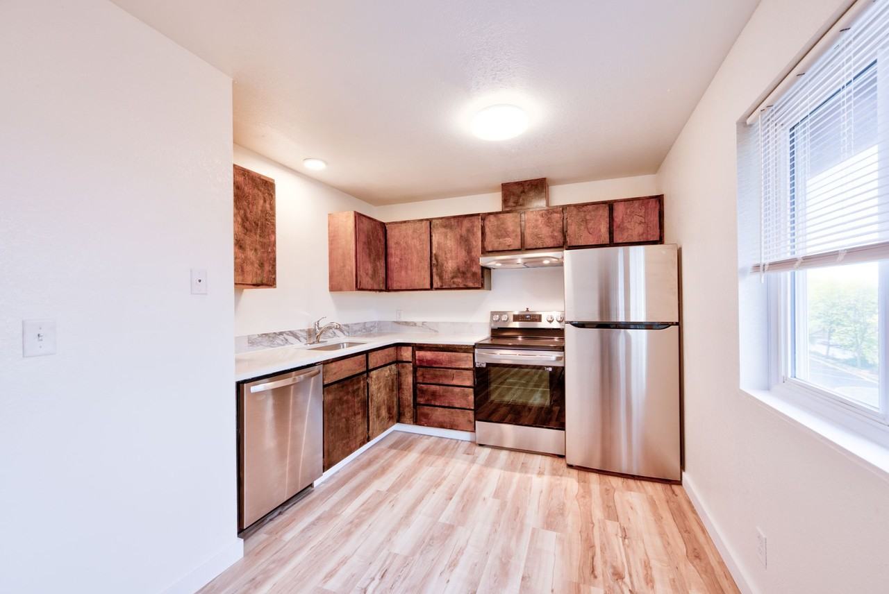 The Crimson Meadows - Photo 3 of 38