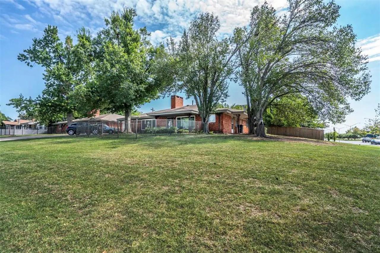 1236 Nw 39th St - Photo 2 of 33