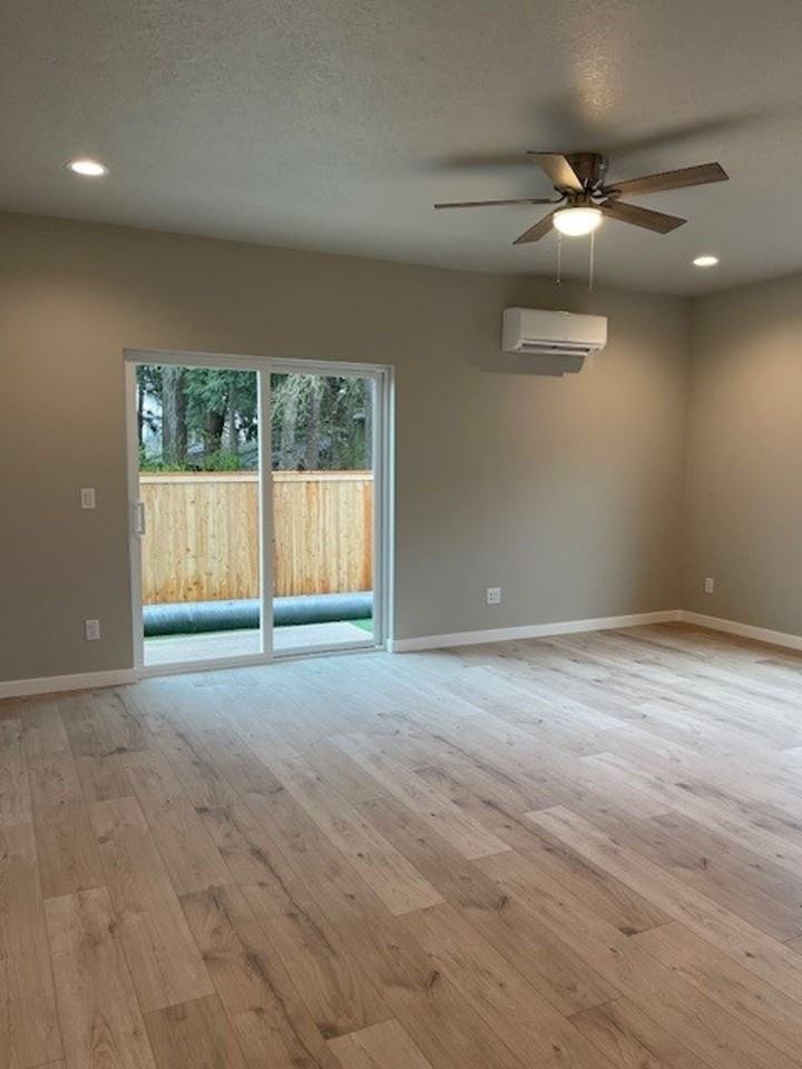 Duplex Homes in Desirable North Keizer Neighborhood - Photo 2 of 20