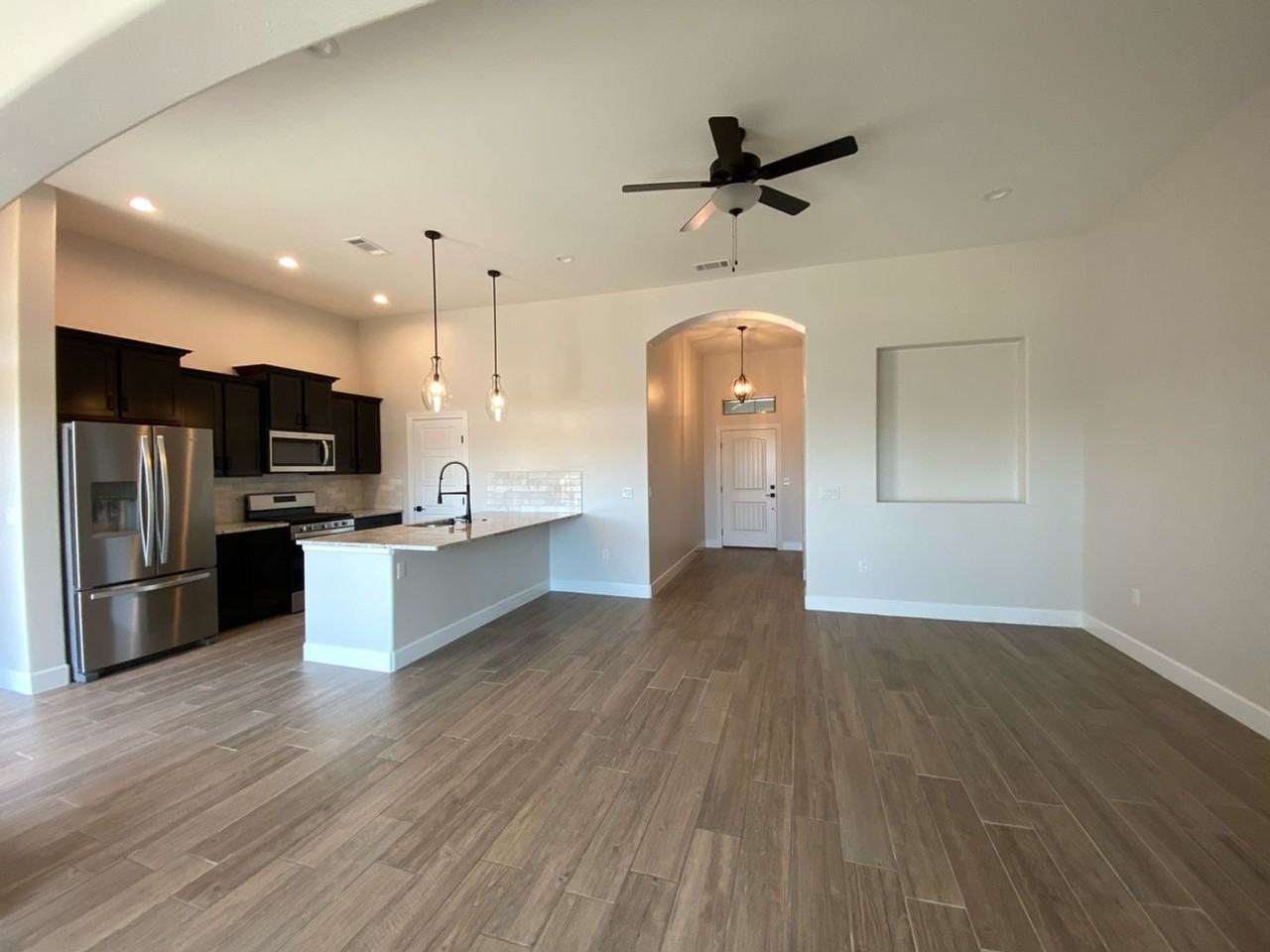 601 Pima Dr - Photo 3 of 20