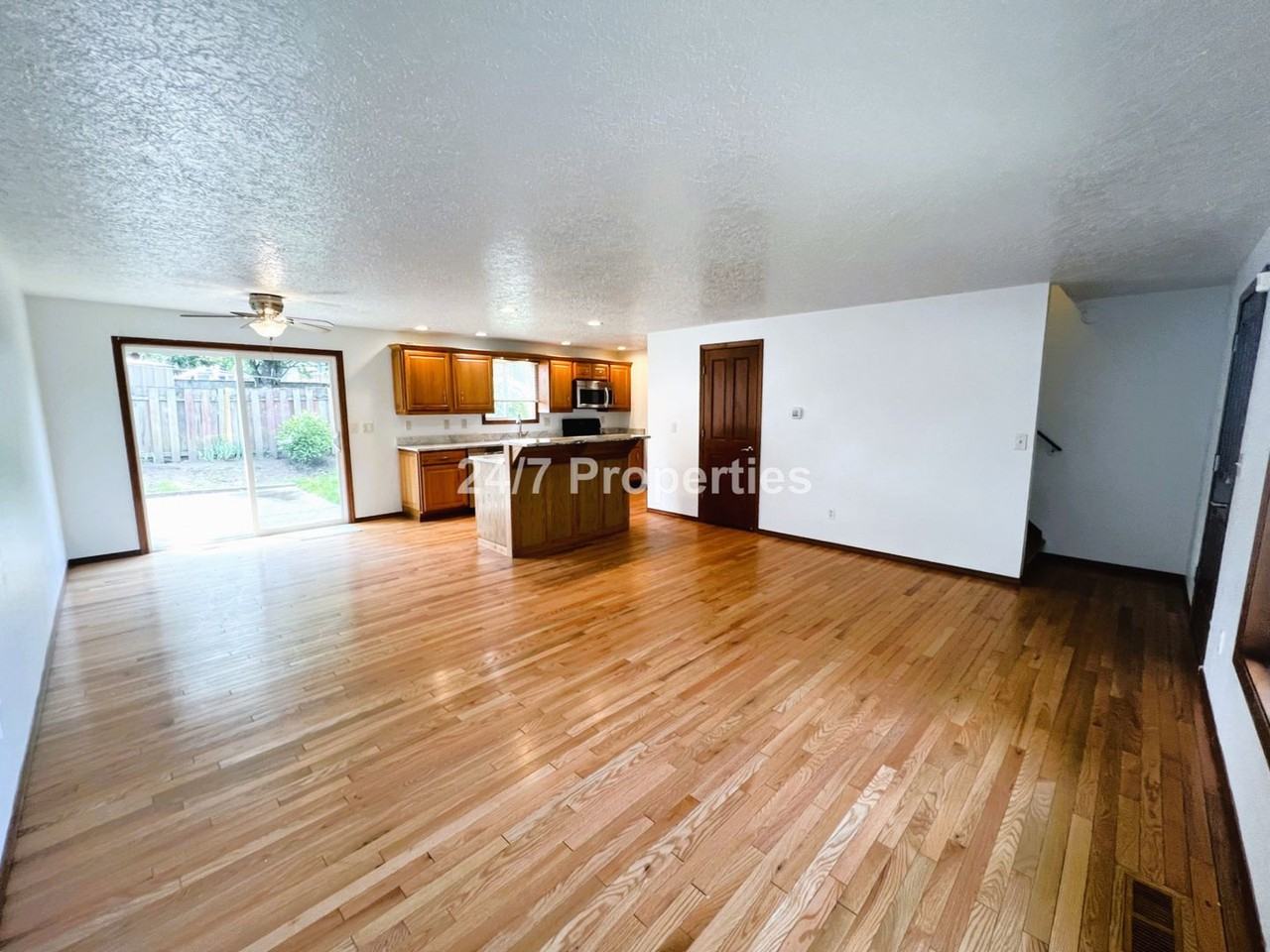 1102 Sw Cherry Park Rd - Photo 5 of 25