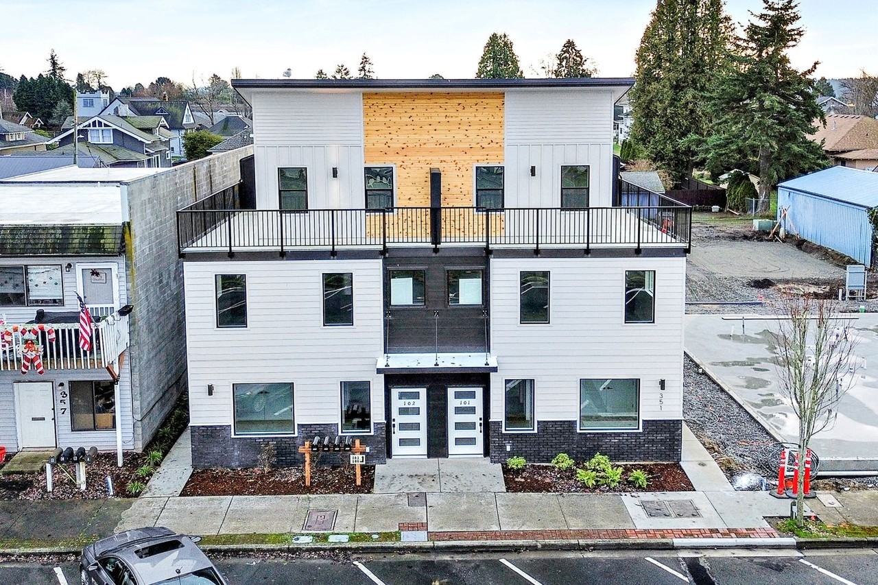 343 Martin - Photo 2 of 42