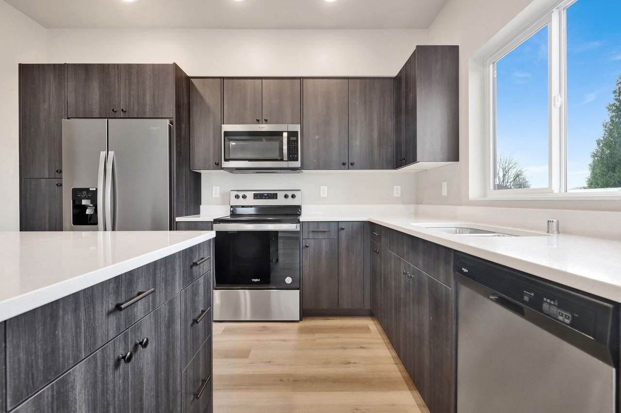 343 Martin - Photo 5 of 42