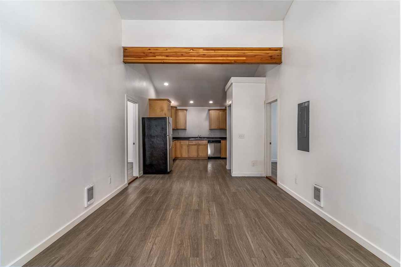 Asbury 2 - Photo 2 of 24