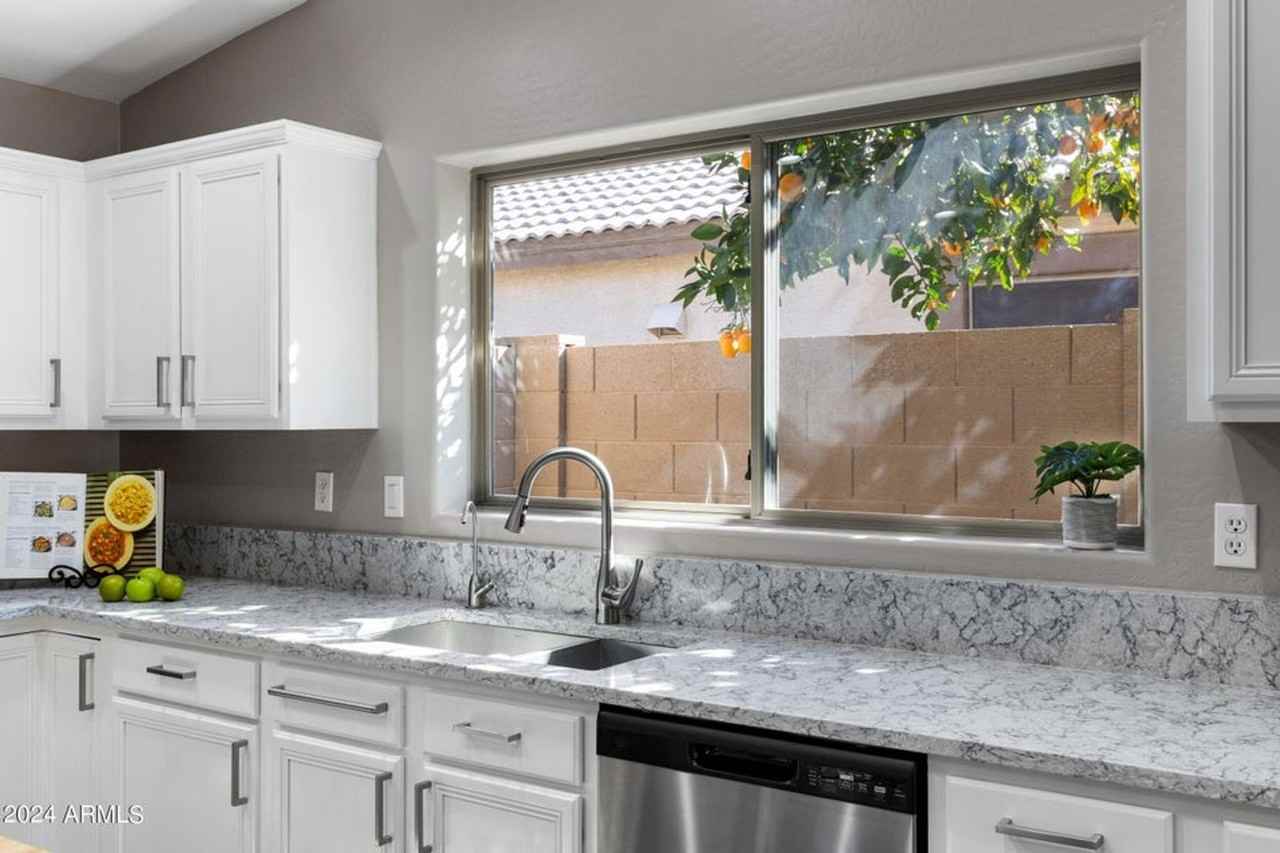 21303 E Via Del Palo - Photo 7 of 36