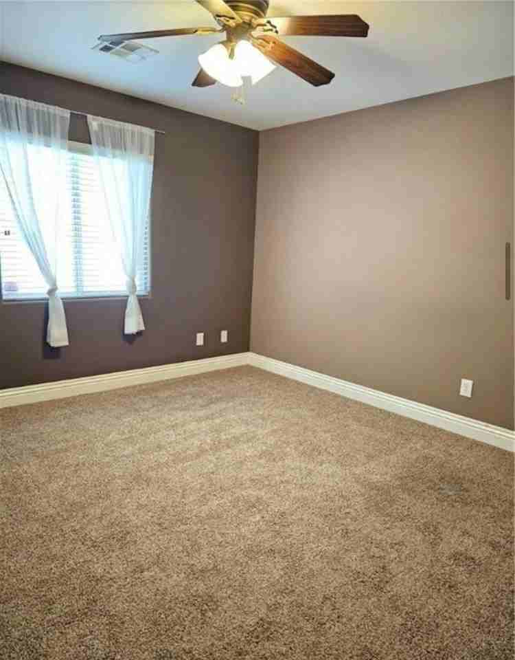 2801 Beacon Rock Dr - Photo 3 of 12