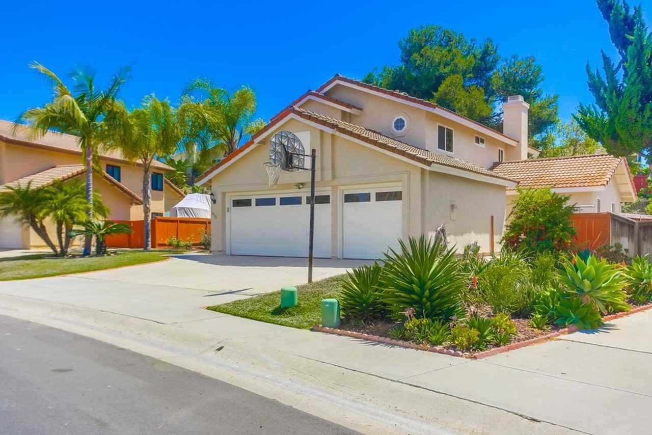 10730 Carillon Ct - Photo 4 of 50