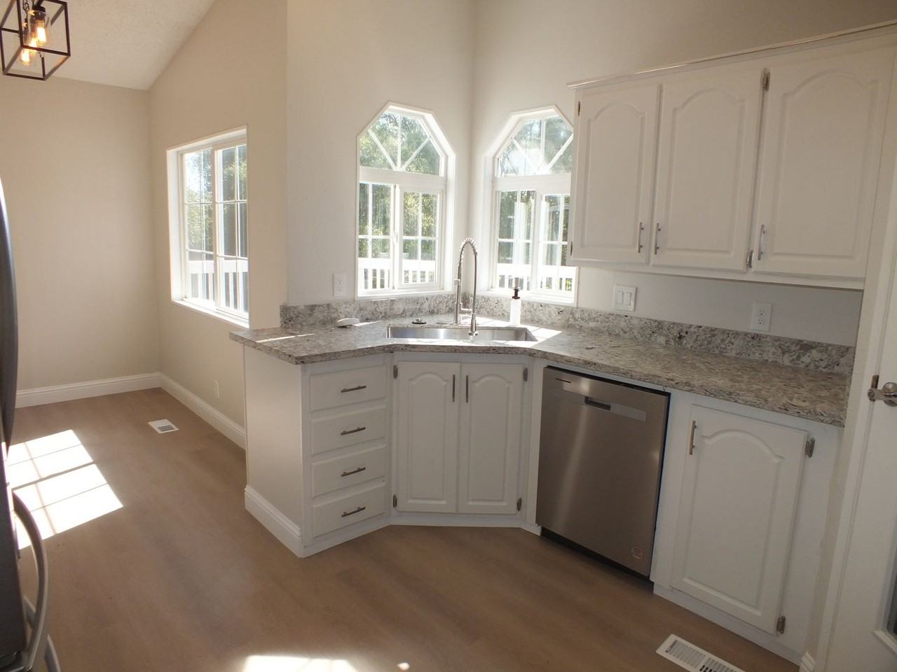 4138 Tiffany Hill Dr - Photo 5 of 19