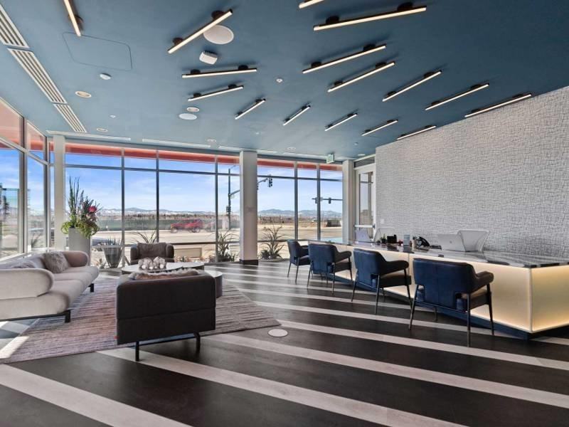 1000 S Broadway - Photo 3 of 37