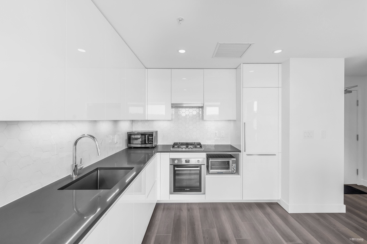 8181 Chester Street - Photo 2 of 14