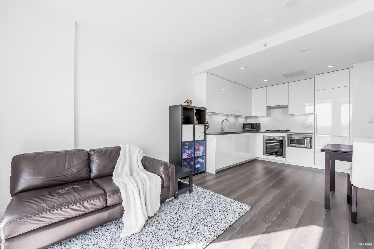 8181 Chester Street - Photo 3 of 14