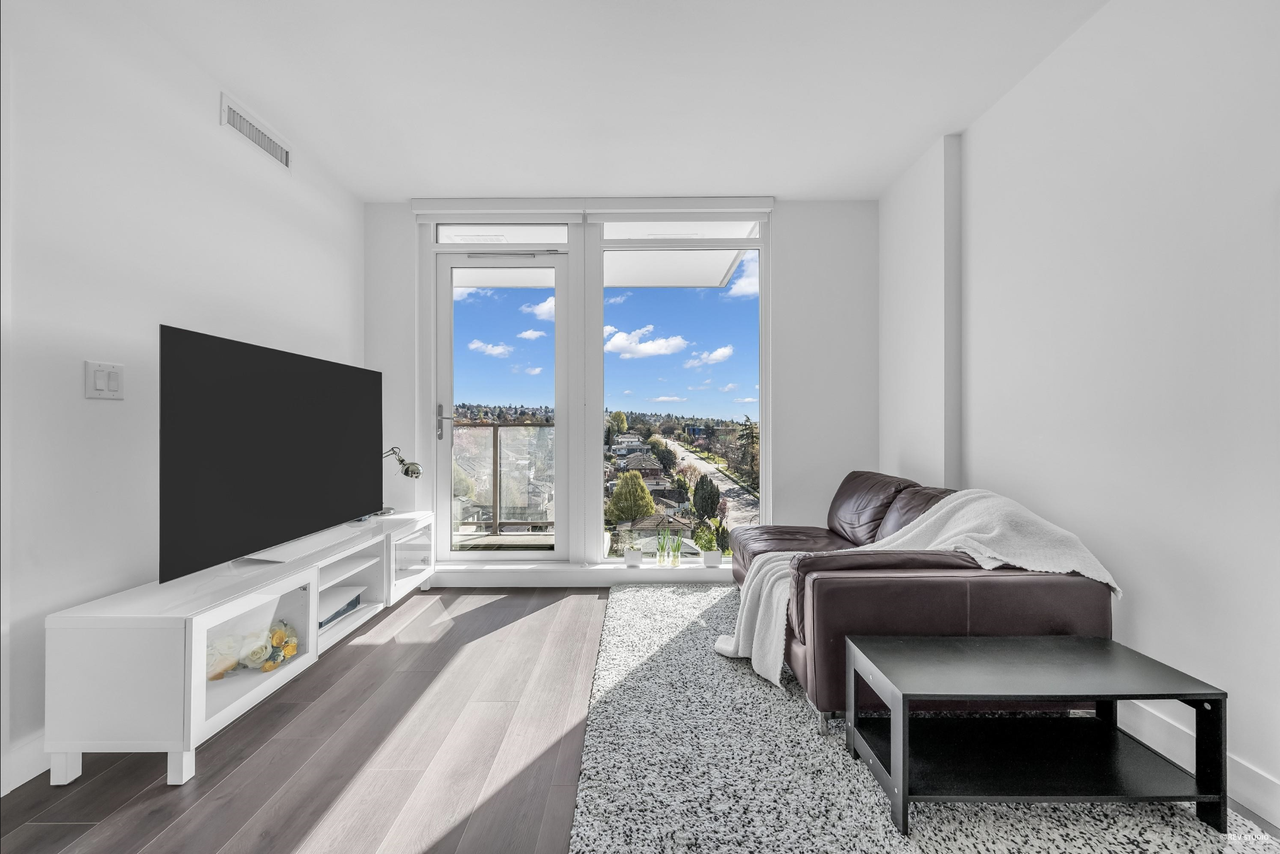8181 Chester Street - Photo 4 of 14