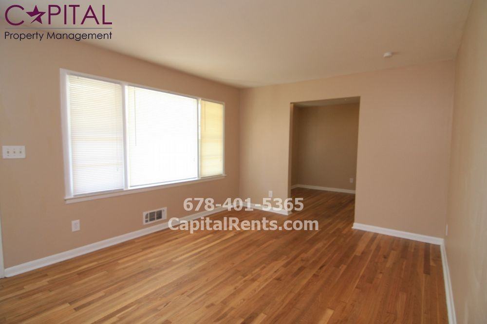 4037 Wisteria Ln SW - Photo 3 of 12