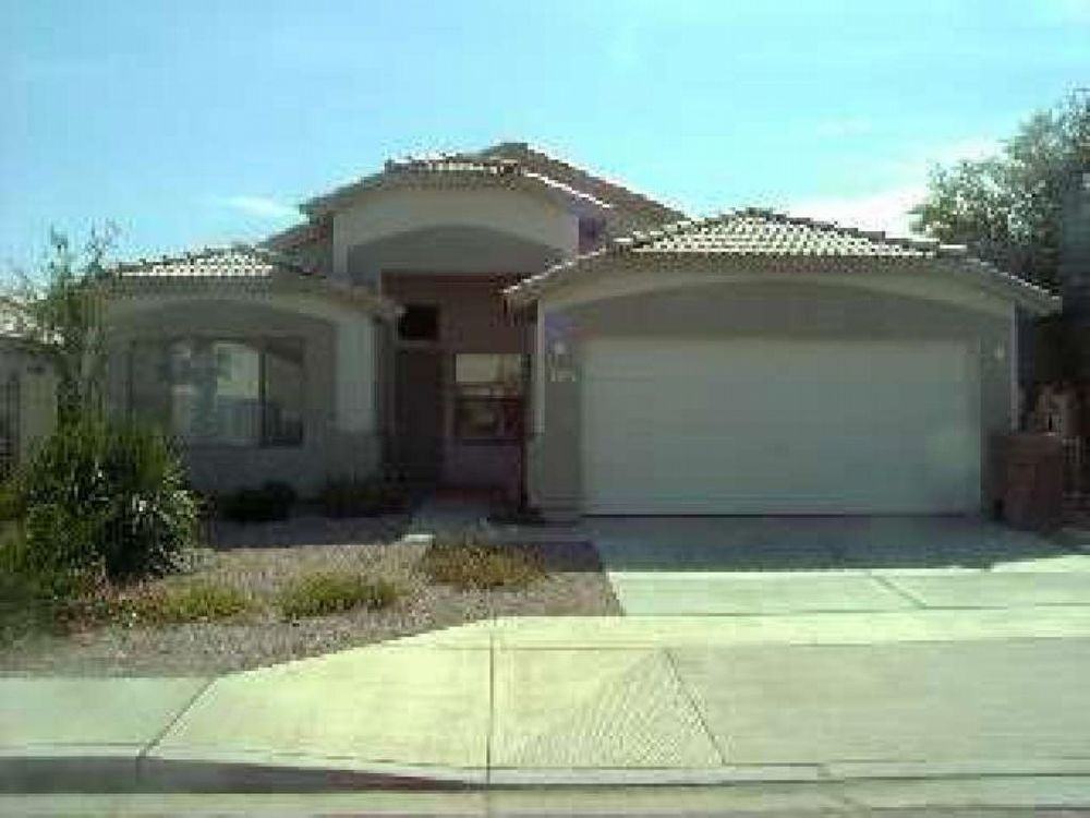 8722 N 114th Ave - Photo 2 of 6