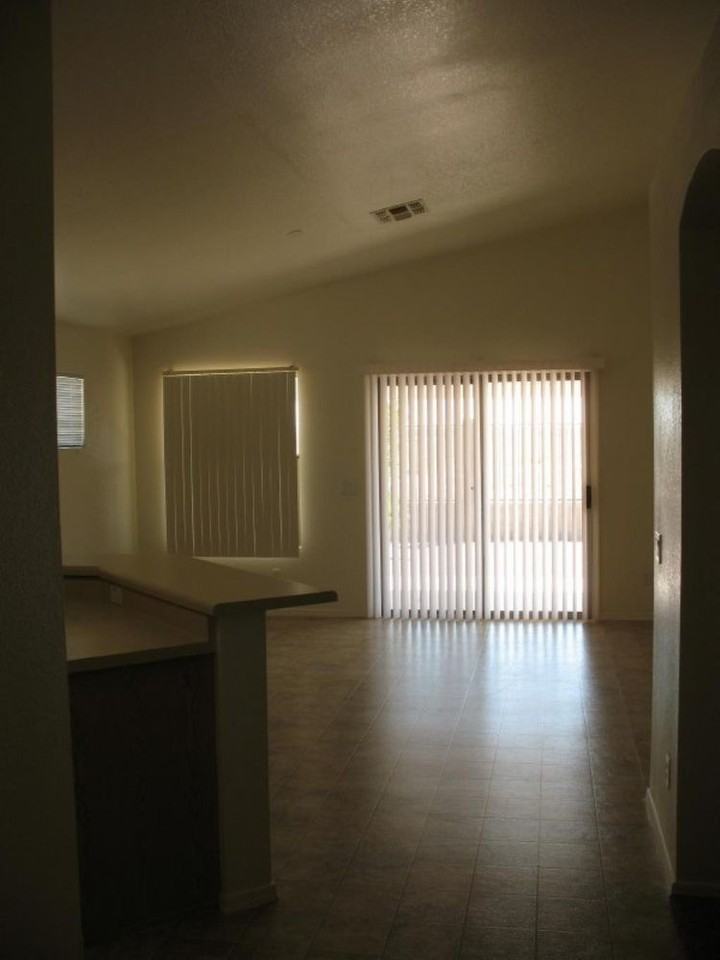 8722 N 114th Ave - Photo 3 of 6