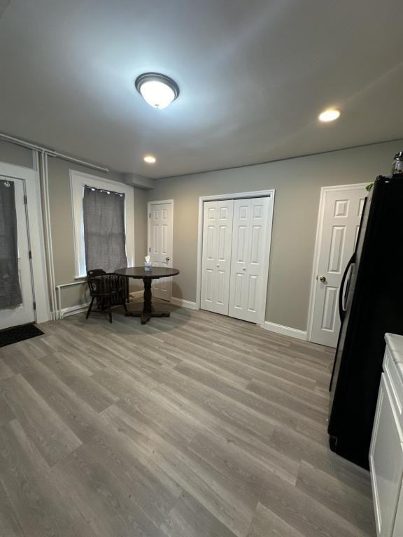 1027 Beekman Rd - Photo 3 of 11