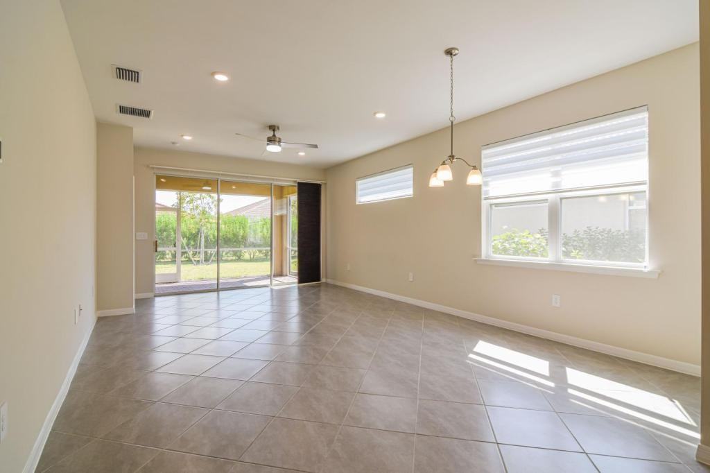 3005 Royal Gardens Ave - Photo 6 of 20