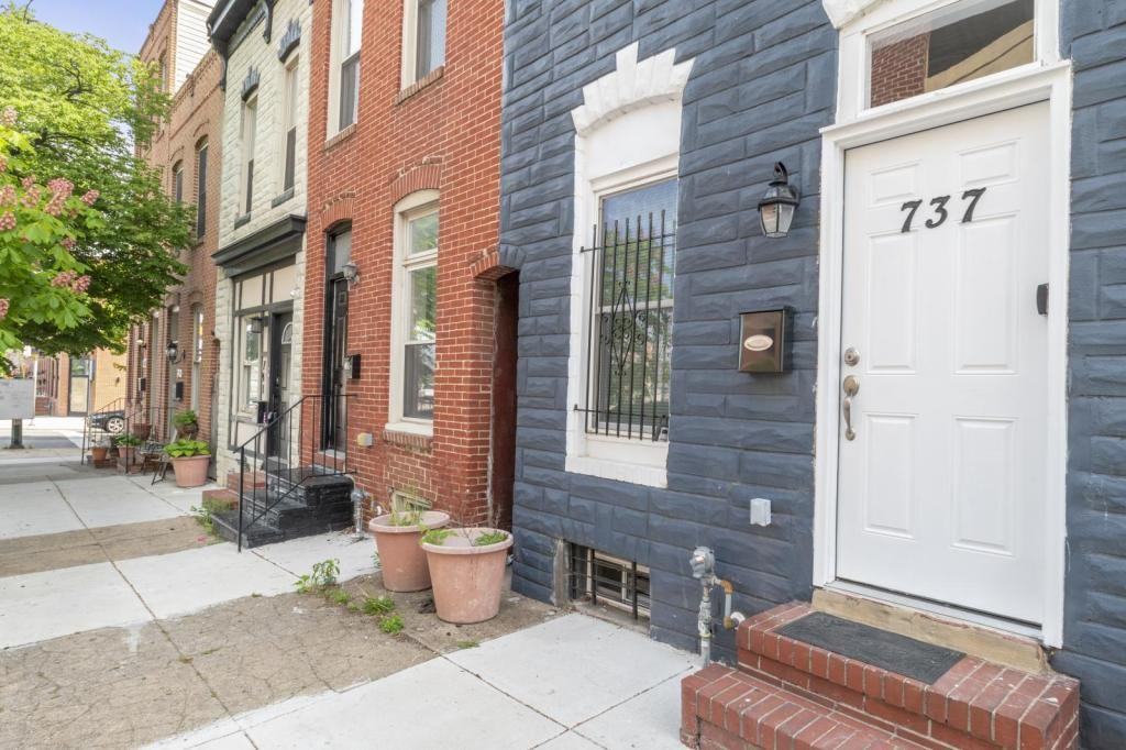737 N Chester St - Photo 3 of 29