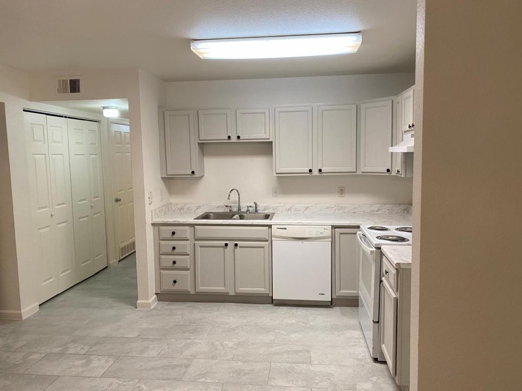 1534 Walnut Dr Unit A - Photo 4 of 17