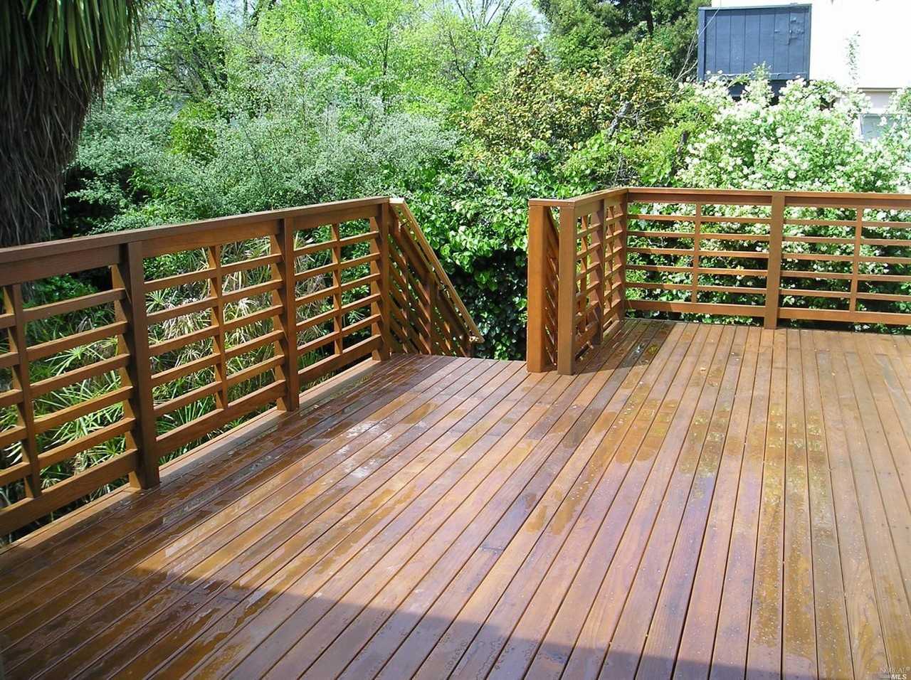 411 Mission Ave - Photo 2 of 7