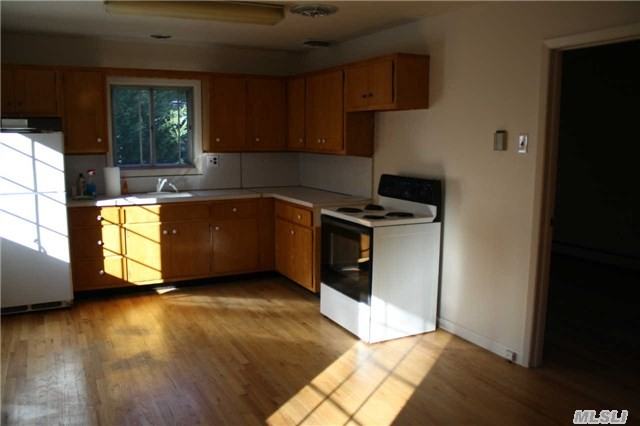 419 MacArthur Blvd - Photo 2 of 10