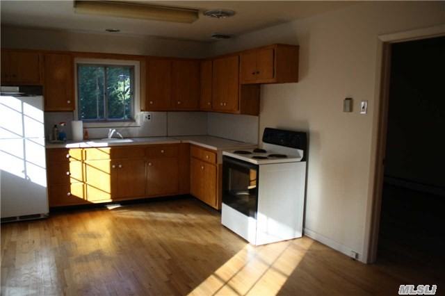 419 MacArthur Blvd - Photo 3 of 10