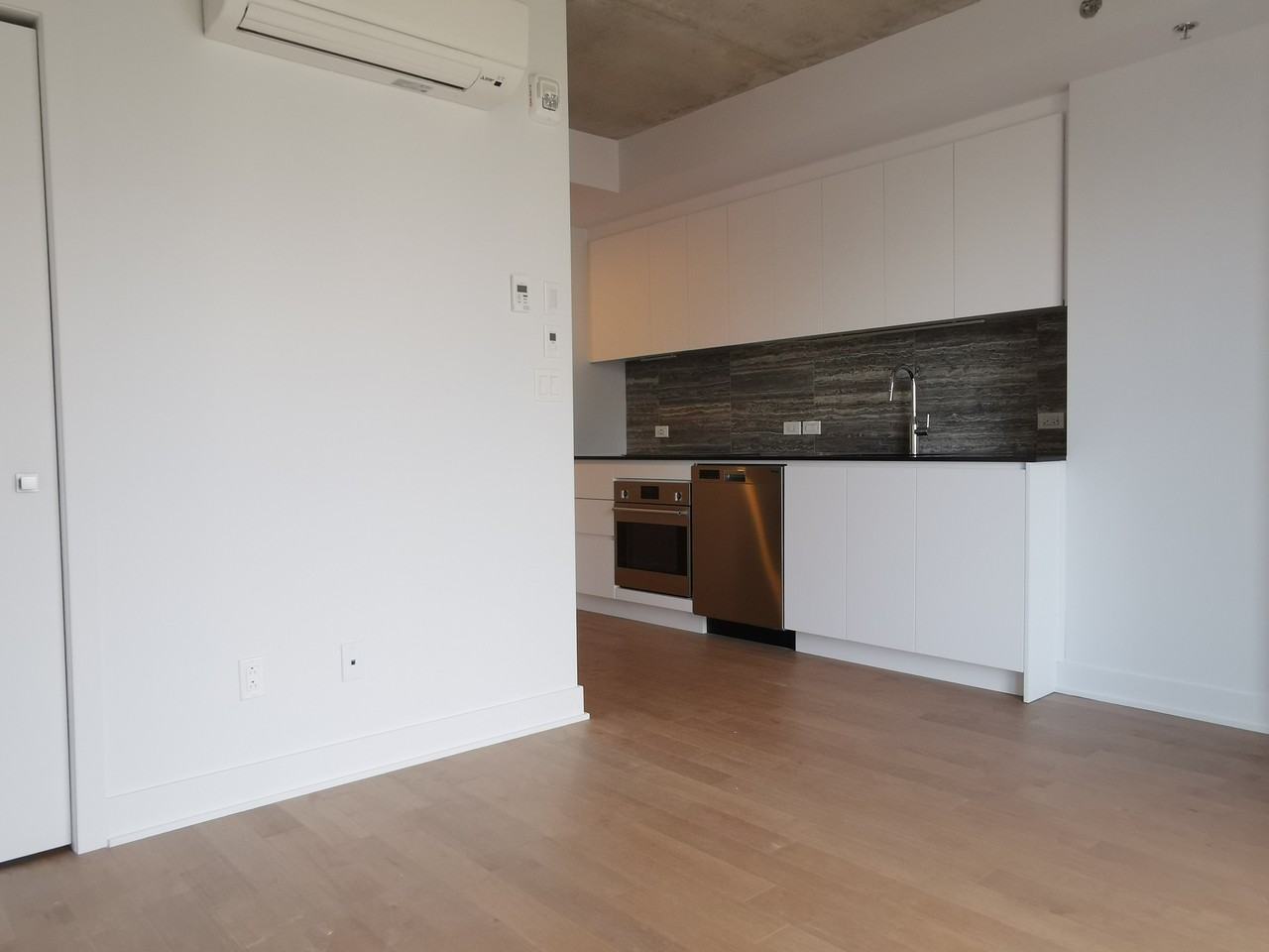 2300 Rue Tupper #1003